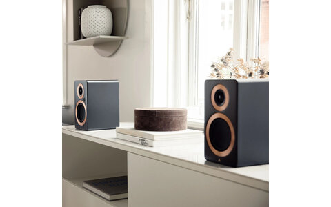 Argon Audio FORTE A4 Czarne Aktywne Kolumny Podstawkowe na półce