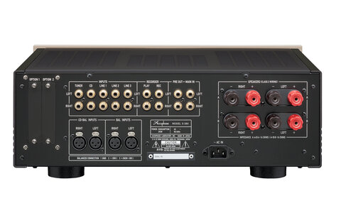 Tył wzmacniacza Accuphase E-380