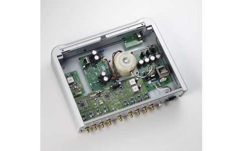 Esoteric G-02X Generator Sygnału Zegarowego w środku