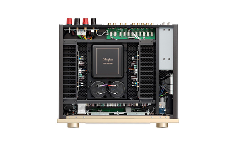 Wnętrze wzmacniacza Accuphase E-380 w salonie audioplaza