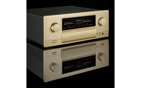 Wzmacniacz Zintegrowany Accuphase E-650 Salon Poznań bok