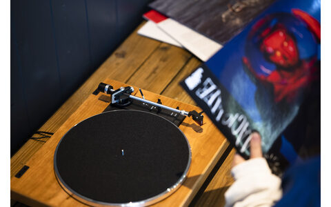 Gramofon Automatyczny Rekkord Audio F400https://audioplaza.pl/uploads/beeshop/image/image/72902/thumb.webp