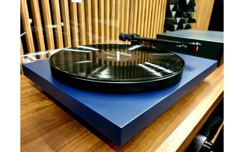 Gramofon z Przedwzmacniaczem Pro-Ject Debut Carbon EVO 2M-RED Niebieski