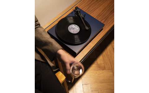 Gramofon z Przedwzmacniaczem Pro-Ject Debut Carbon EVO 2M-RED Niebieski