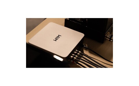 WiiM Ultra Silver lifestyle